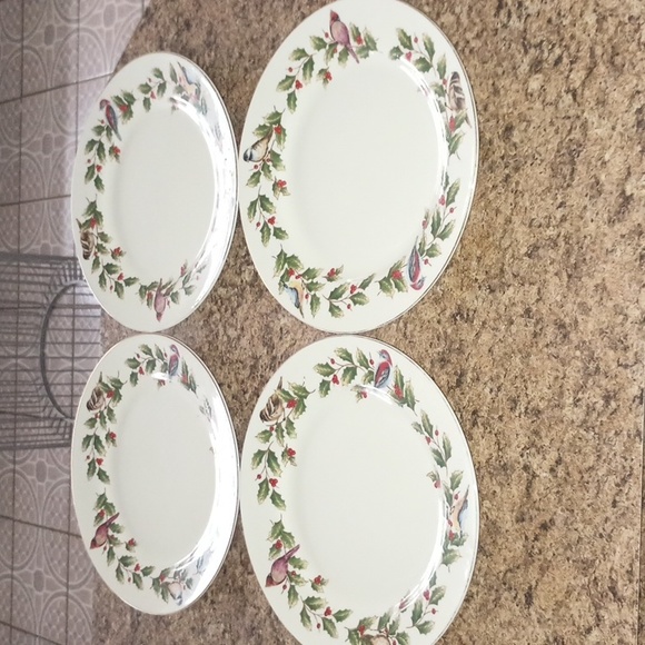 Other - 4 Holly Bird Dinner Plates Cream Green Red Berries Birds Fine Porcelain 10 5/8"
